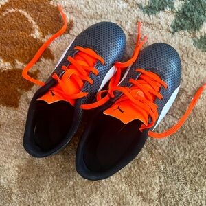 Little boys size 13 Puma soccer cleats. Used in great condition.